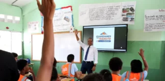 Morrison impulsa educación vial en liceos y anuncia carnet de aprendizaje para estudiantes