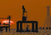 El petróleo cae a mínimos desde el inicio de la guerra en Irán tras acuerdo con EE.UU.