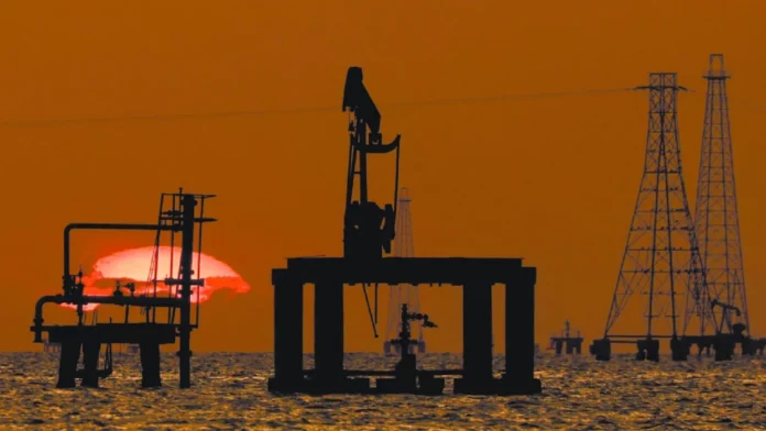 El petróleo cae a mínimos desde el inicio de la guerra en Irán tras acuerdo con EE.UU.