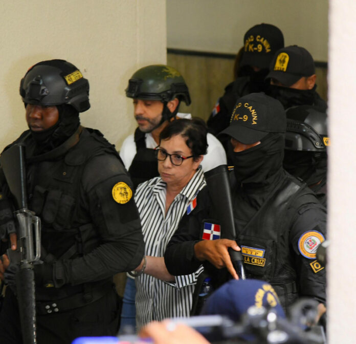 Hermanos Espaillat llegan al tribunal donde se determinará si van a juicio de fondo