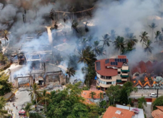 Continúan labores para sofocar incendio en hotel de Bayahíbe; causas están bajo investigación