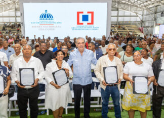 Abinader entrega 2,322 títulos de propiedad en Domingo Savio para beneficiar a más de 9,000 personas