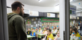 Zelenski elimina el ruso de una lista de idiomas protegidos en Ucrania