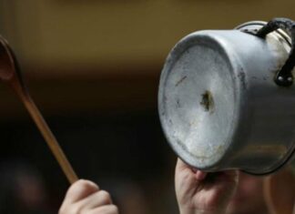 Continúan cacerolazos en protesta por nuevo Código Penal, medidas fiscales y abusos policiales