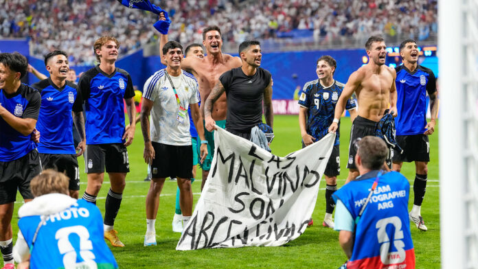 La FIFA no sancionará a los futbolistas argentinos por la pancarta sobre las islas Malvinas