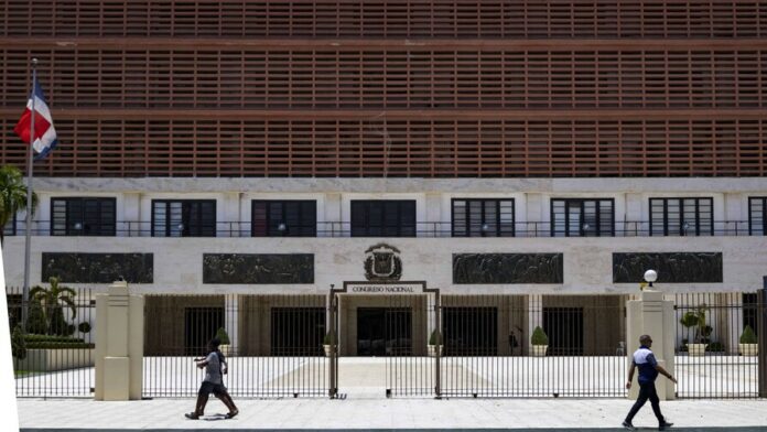 Abinader somete presupuesto complementario por más de RD$40,000 millones para el 2026