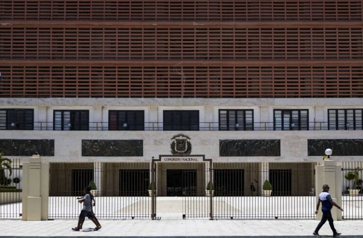 Abinader somete presupuesto complementario por más de RD$40,000 millones para el 2026