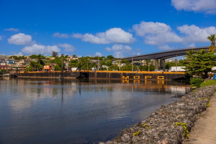 Anuncian el cierre del puente flotante este sábado por dos horas