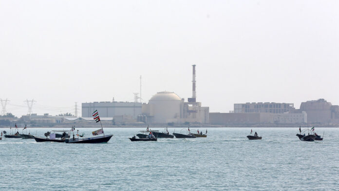 Ataque de EE.UU. impacta cerca de una central nuclear de Irán