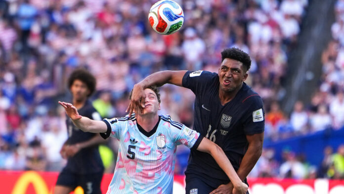 Bélgica aplasta a EE.UU. en el partido más polémico del Mundial