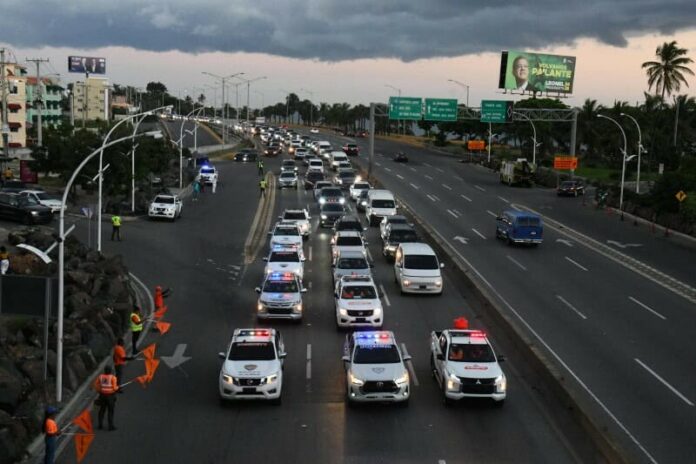 Cerrarán tramo de La autopista las Américas por instalación de puente peatonal
