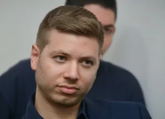 Hijo de Netanyahu cambia de nombre