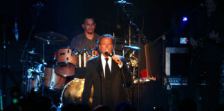 Julio Iglesias contraataca: reclama a la vicepresidenta de España 50.000 euros por su honor