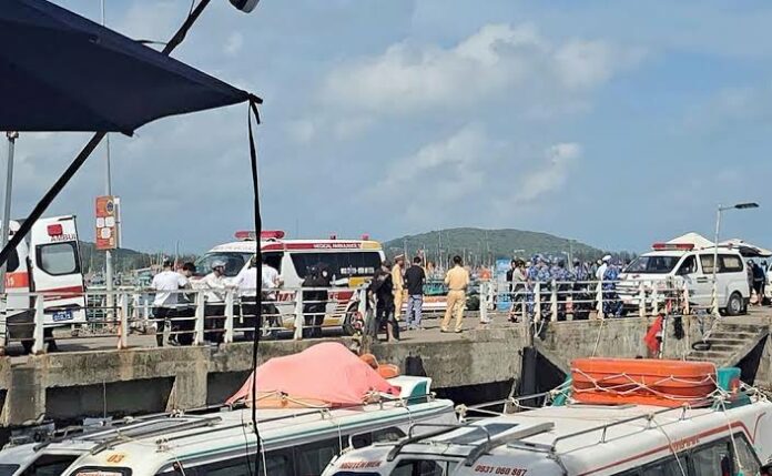 Mueren 15 personas en Vietnam al volcar un barco turístico