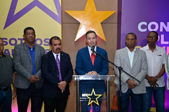 PLD denuncia que productores de mango enfrentan pérdidas por suspensión de exportaciones