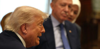 Trump afirma que levantará las sanciones contra Turquía