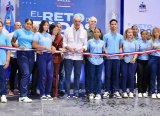 Abinader inaugura techado del Centro Educativo Luis José Antoine