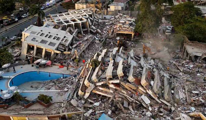 Aumentan a 2,295 los fallecidos tras doble sismo en Venezuela