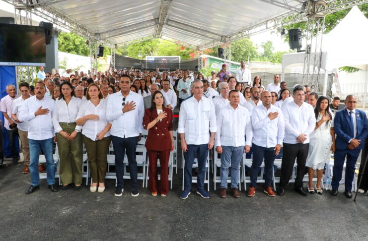Presidente Abinader cumple una demanda histórica de la Línea Noroeste con la inauguración de nueva carretera Palo Verde–Laguna Verde, en Montecristi