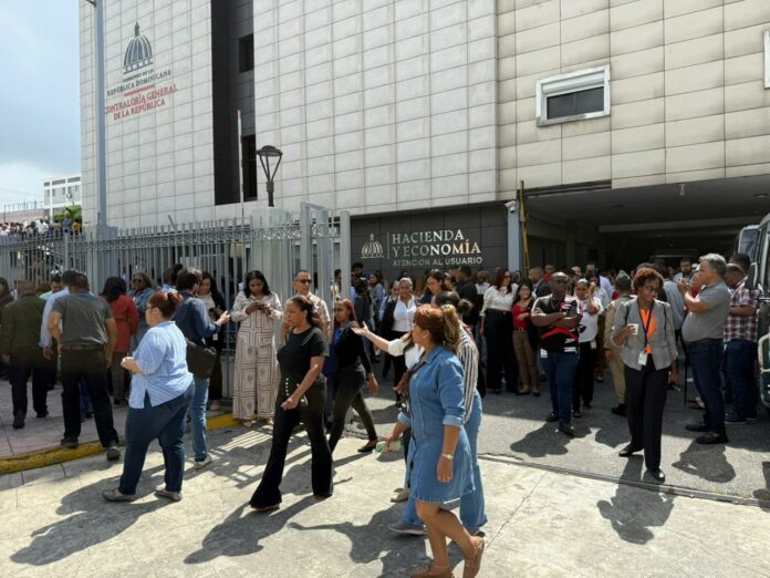 Evacúan empleados de Hacienda y Contraloría tras dispararse alarma