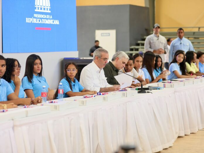 Abinader destaca desarrollo de Montecristi con el puerto de Manzanillo es clave para el presente y futuro de la juventud