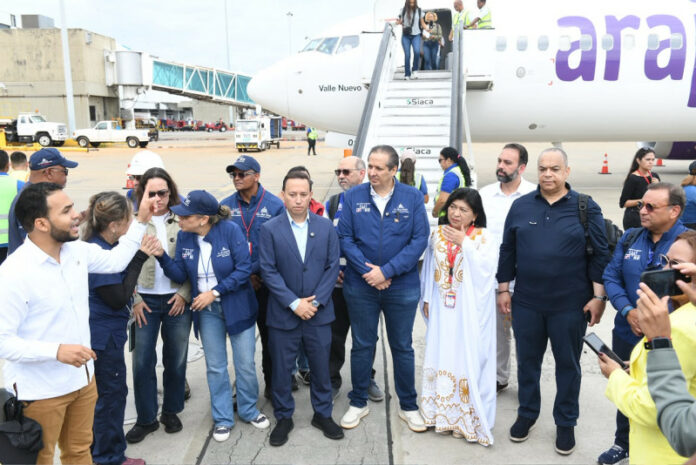 Ministro de Salud viaja a Venezuela con brigada médica; estarán en hospital móvil instalado por RD
