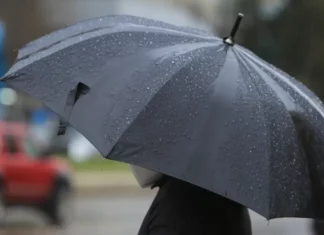 Onda tropical provocará chubascos y calor intenso este lunes