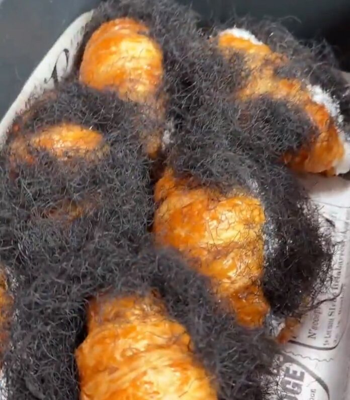Panadería se vuelve viral por vender un insólito "croissant de pelo"