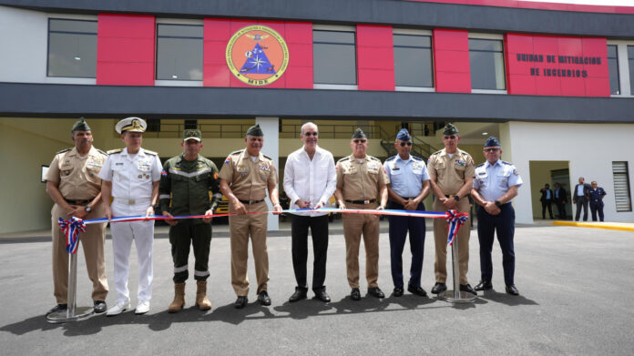 Abinader inaugura moderna sede del Cemed