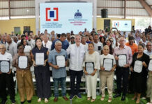 Abinader entrega 400 certificados de títulos de propiedad en Pepillo Salcedo