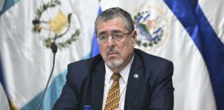 El presidente de Guatemala está bajo atención médica
