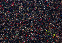 Científicos proponen reducir la población mundial a la mitad