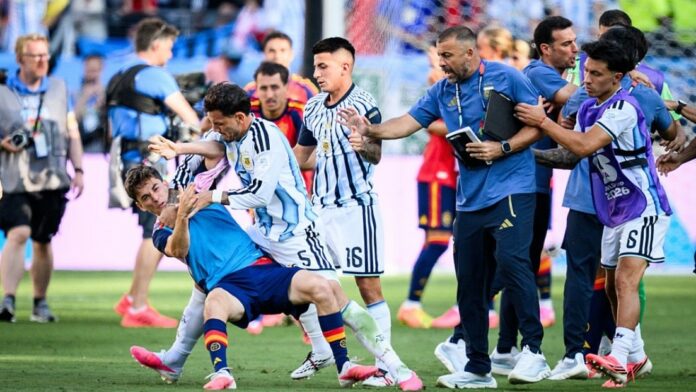 Dura sanción a Leandro Paredes tras la final contra España