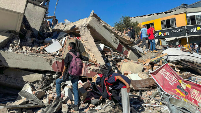 Más de 70 muertos tras el potente terremoto en Colombia
