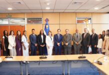 Valdez Albizu recibe a embajador Tony Raful y estudiantes dominicanos meritorios en España