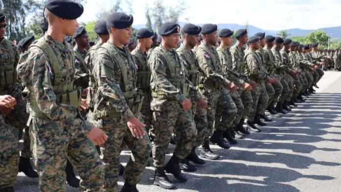 Abinader designó nuevos comandantes generales en el Ejército y Fuerza Aérea