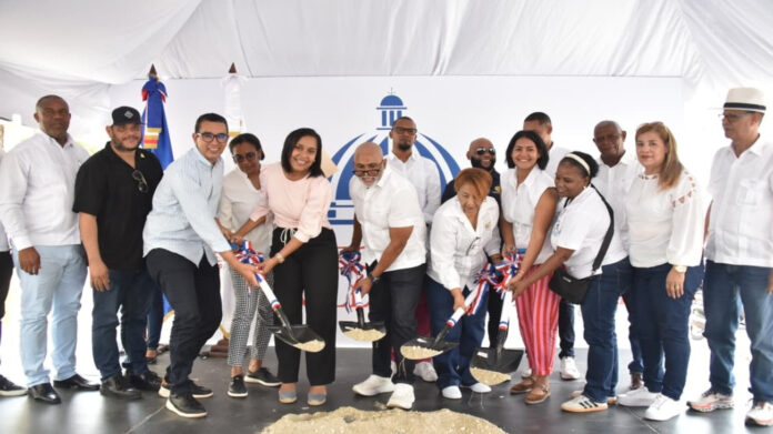 Desarrollo Provincial da primer palazo para el inicio de tres obras en la provincia Bahoruco