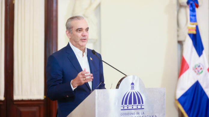 Gobierno presenta Eficompras, primera tienda virtual del Estado dominicano