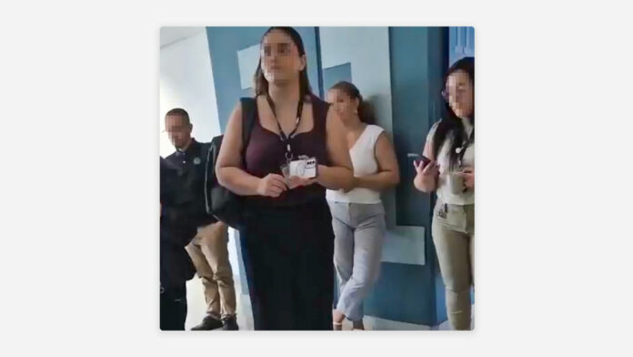 Jefe amenaza con sancionar a empleados que intentaban evacuar tras el terremoto en Colombia