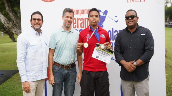 Inefi y Fedogolf premian a 32 ganadores del Campamento de Verano de Golf Escolar 2026