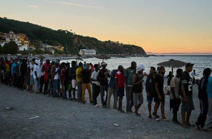 Italia rechaza el ultimátum de España y mantiene sus controles fronterizos
