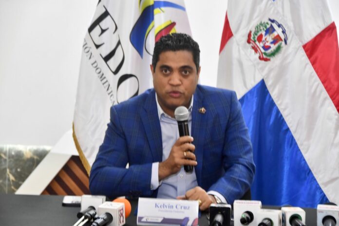 Detienen persona que lanzó botella durante competencia de Marileidy Paulino, informa Kelvin Cruz