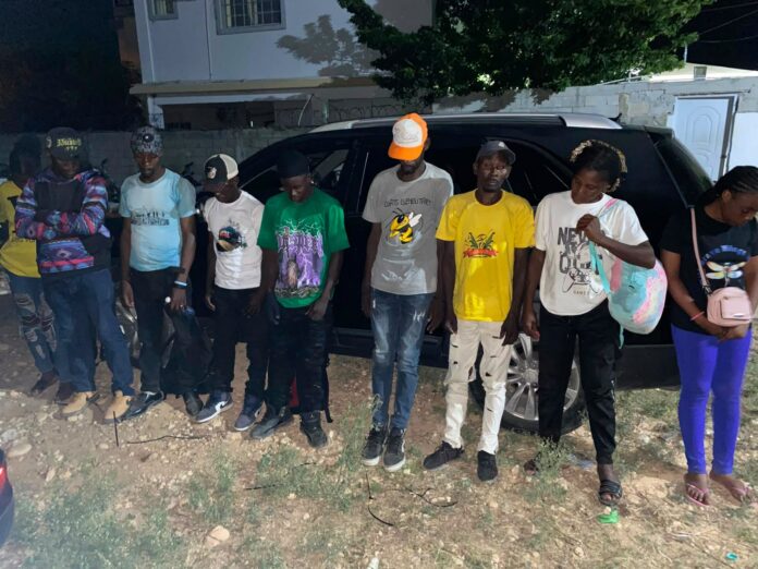 Migración incauta jeepeta y repatria a nueve haitianos que transportaban en estatus irregular
