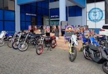 Retienen 50 máquinas tragamonedas y 12 motocicletas usadas en carreras clandestinas