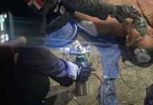 Policía y bomberos rescatan con vida a dos hombres intoxicados en una cisterna
