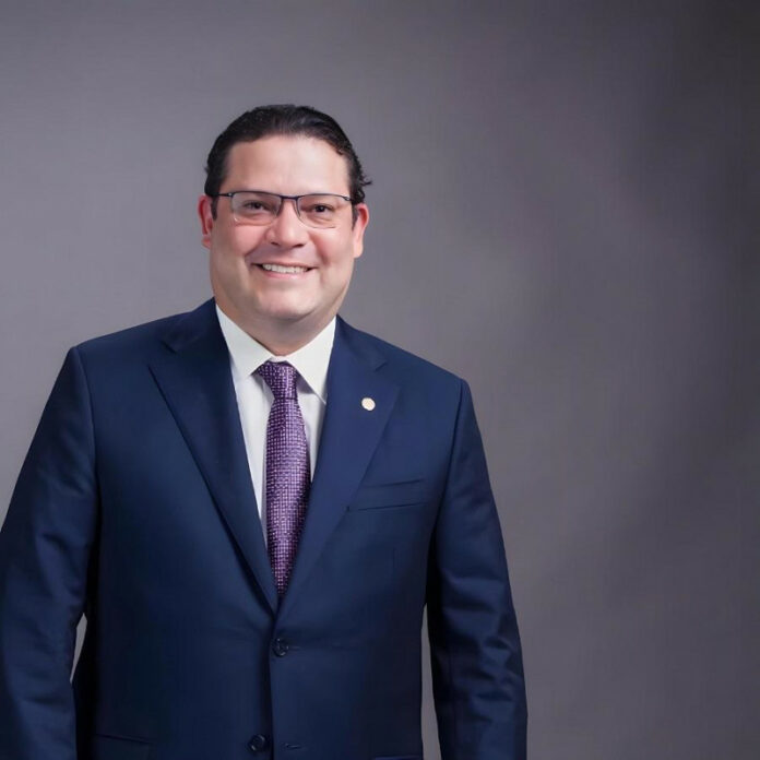 Yayo Sanz Lovatón respalda aspiraciones presidenciales de Collado